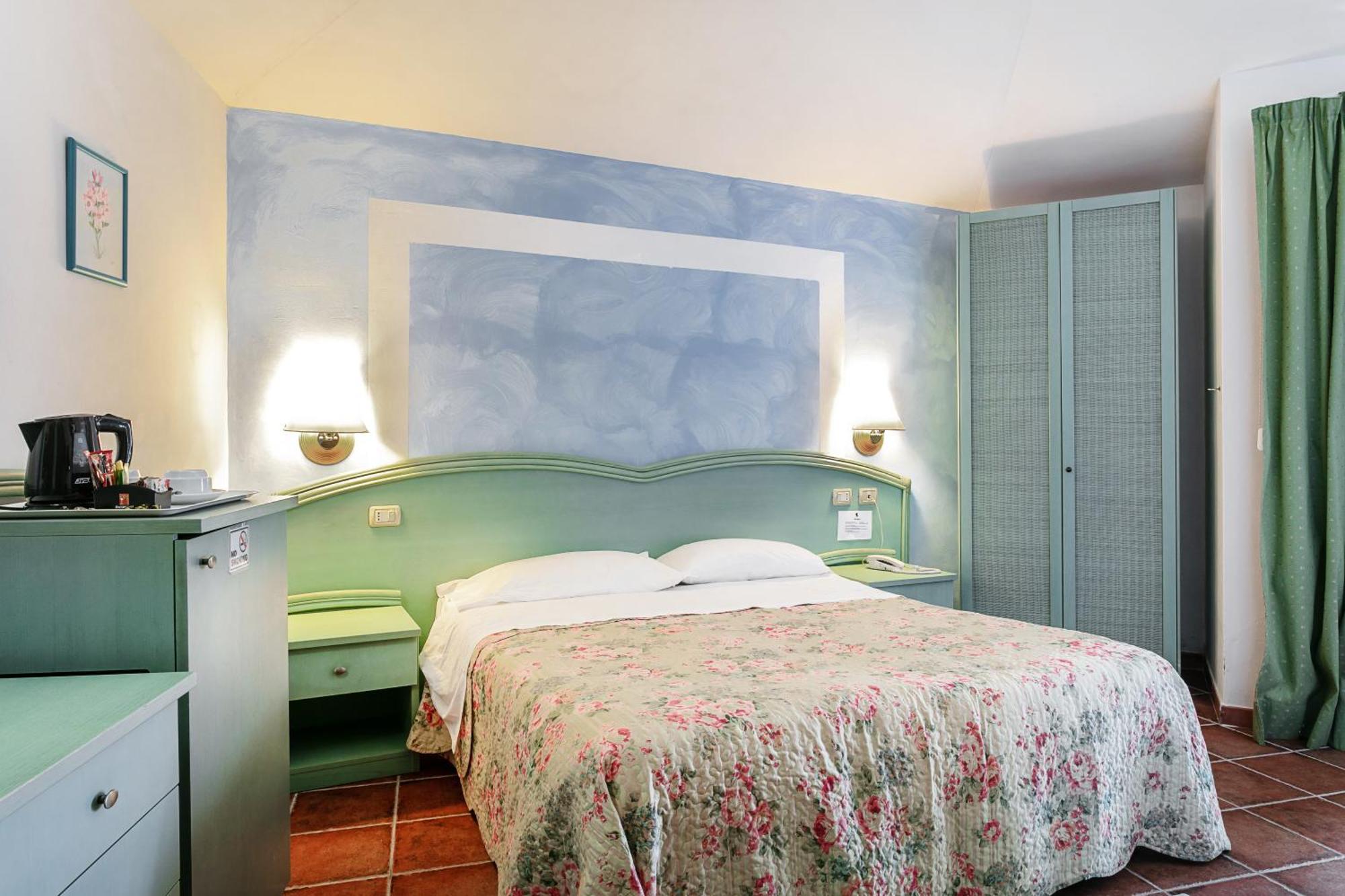 Hotel Stefania Boutique Hotel By The Beach Olbia Exteriör bild